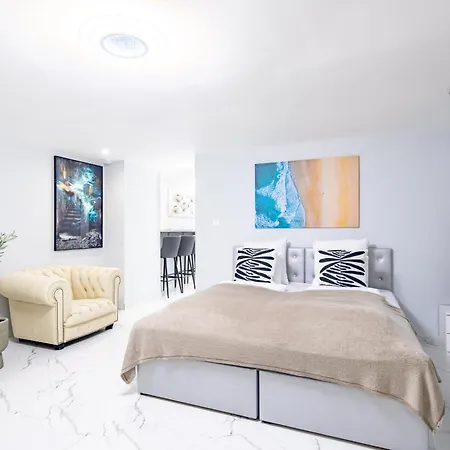 Apartment Very - Easy Access Budapest